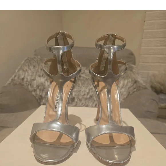 Manolo Blahnik Metallic Silver Heels - Picture 3 of 7